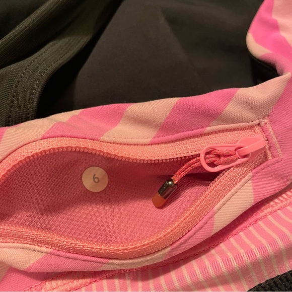 Lululemon short size 6 - Picture 6 of 8